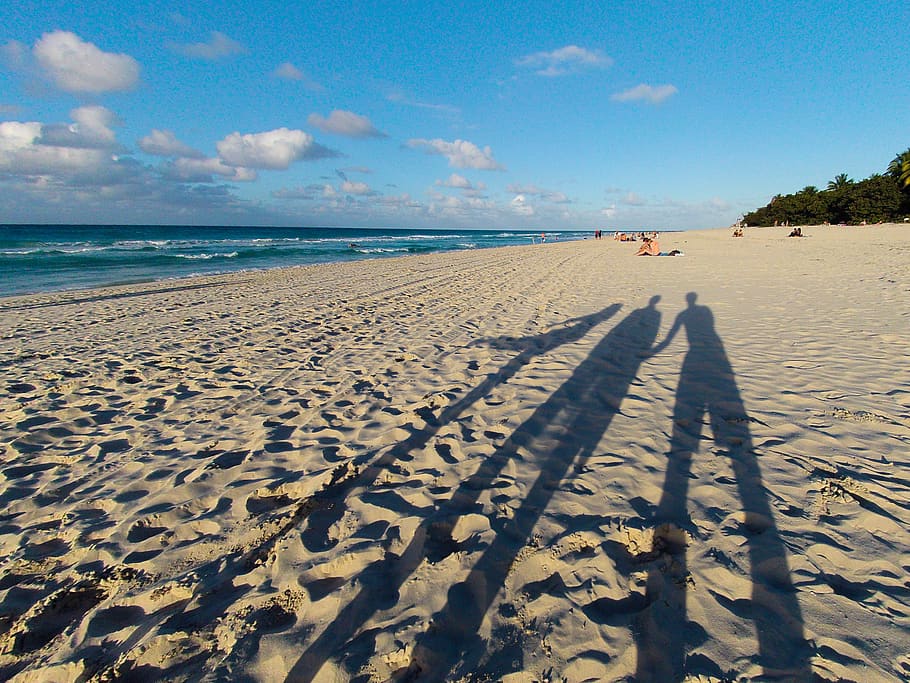 sand, shadow, sea, beach, holiday, friends, friendship, sky HD wallpaper