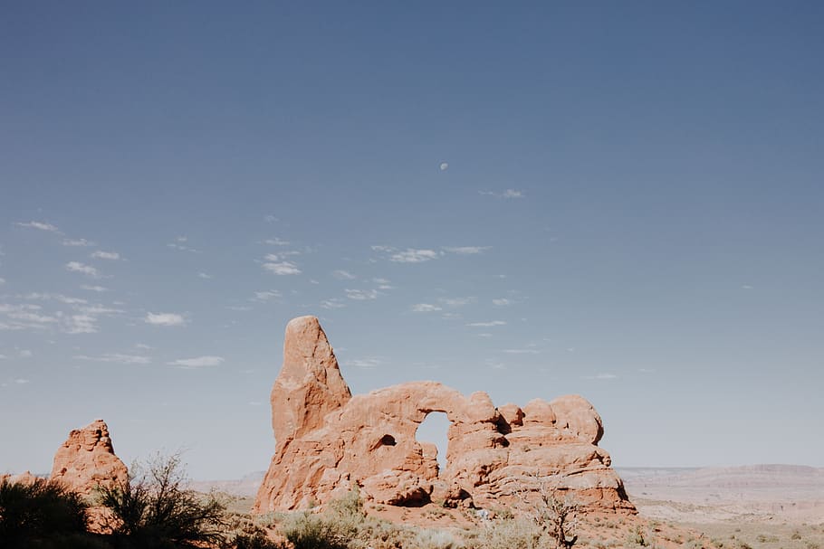 brown stone landmark, nature, outdoors, desert, soil, arch, arches national park HD wallpaper
