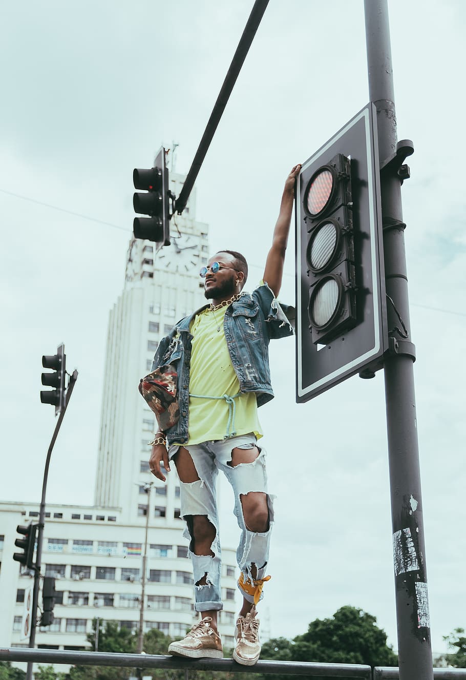 man standing near traffic light, footwear, shoe, apparel, clothing HD wallpaper