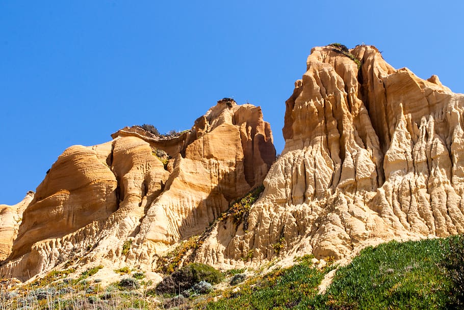 Brown Mountain, blue, cliff, daylight, dry, erosion, formation HD wallpaper