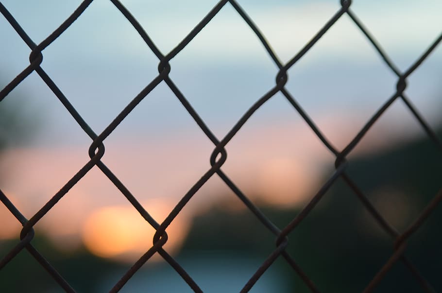 fence, chainlink fence, security, safety, sunset, protection HD wallpaper