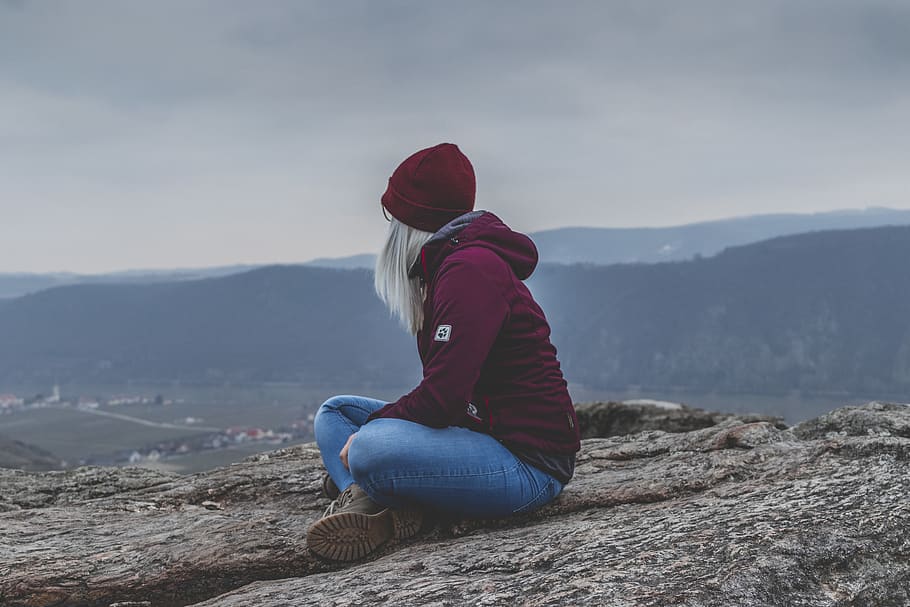 Woman Sitting On Ground, mountain, person, solo, one person, real people HD wallpaper