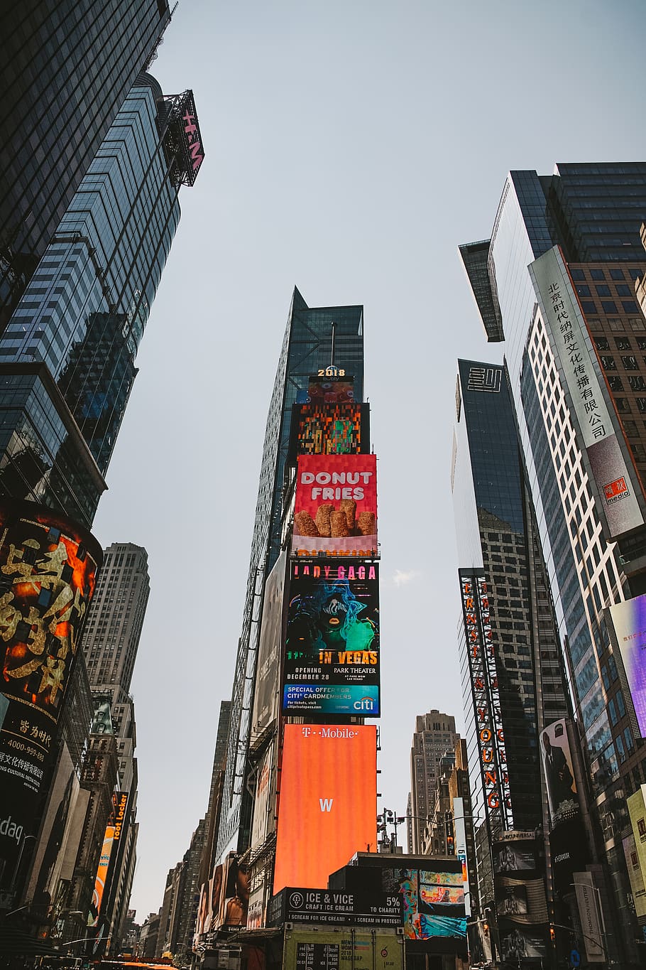 assorted billboards on gray building, downtown, city, urban, metropolis HD wallpaper