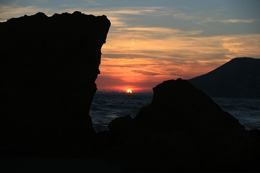 sunset, coast, sea, sky, ocean, rock, twilight, water, beauty in nature HD wallpaper