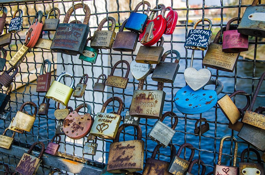 bridge, padlocks, footbridge, landscape, city, wood, color HD wallpaper