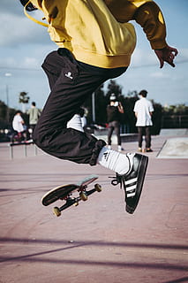 man playing skateboard, human, person, sports, clothing, footwear HD wallpaper