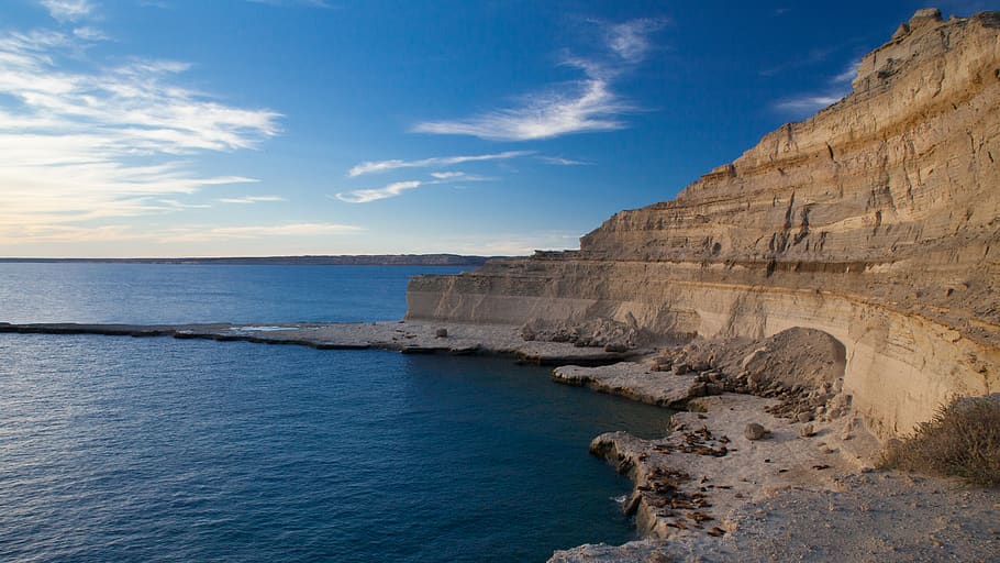 brown cliff near ocean, promontory, nature, outdoors, sea, water, HD wallpaper