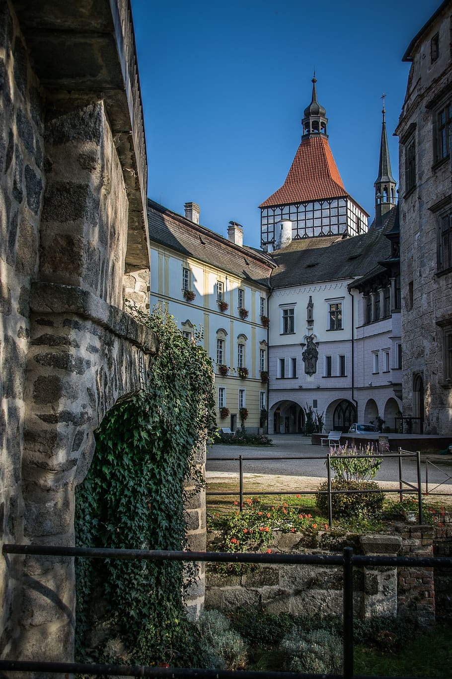 castle, courtyard, historically, architecture, idyllic, building exterior HD wallpaper