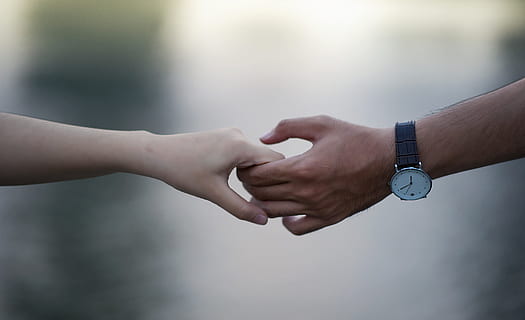 Man and Women Holding Hand, blurred background, hands, holding hands HD wallpaper
