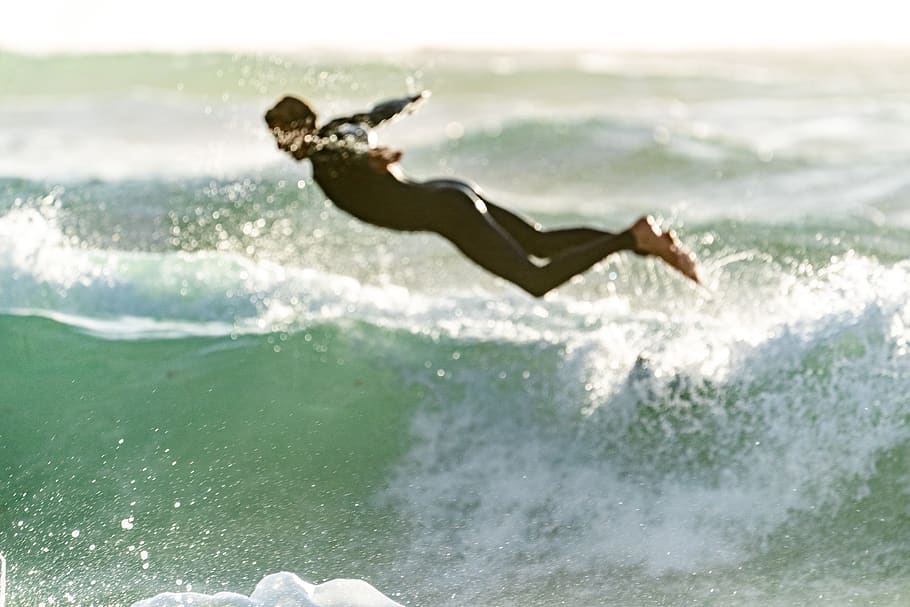 Man Diving into the Waves, action, beach, dive, motion, ocean HD wallpaper