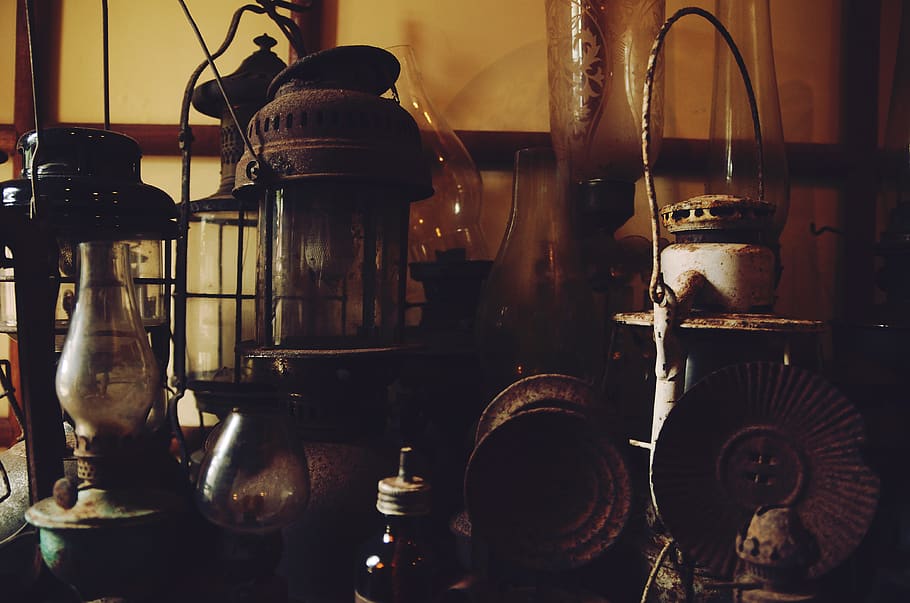 lantern, rust, rusted, vintage, old, collector, museum, ancient HD wallpaper
