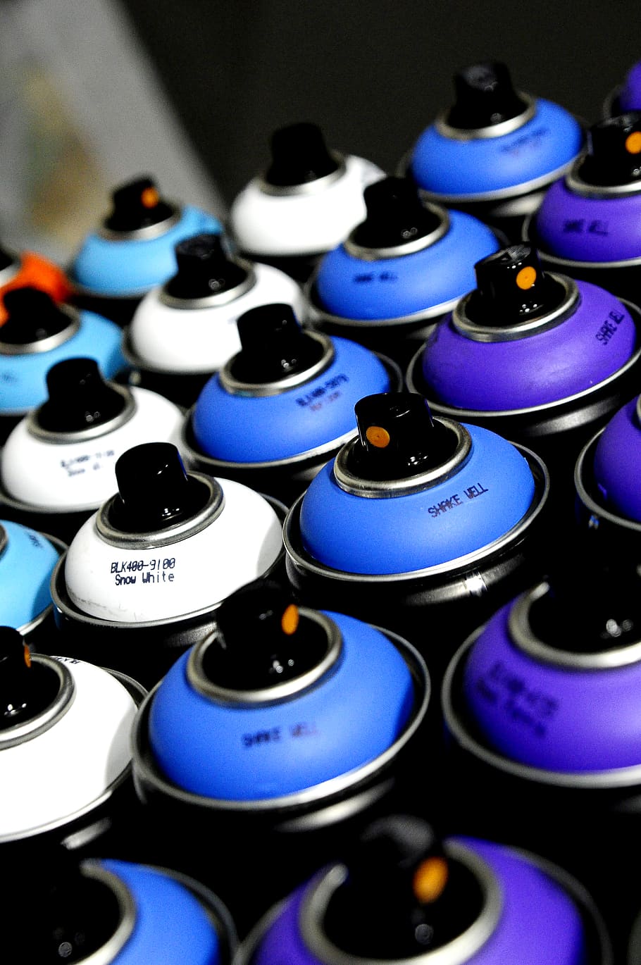 spray bottle lot, game, chess, tin, can, spray can, paint container HD wallpaper