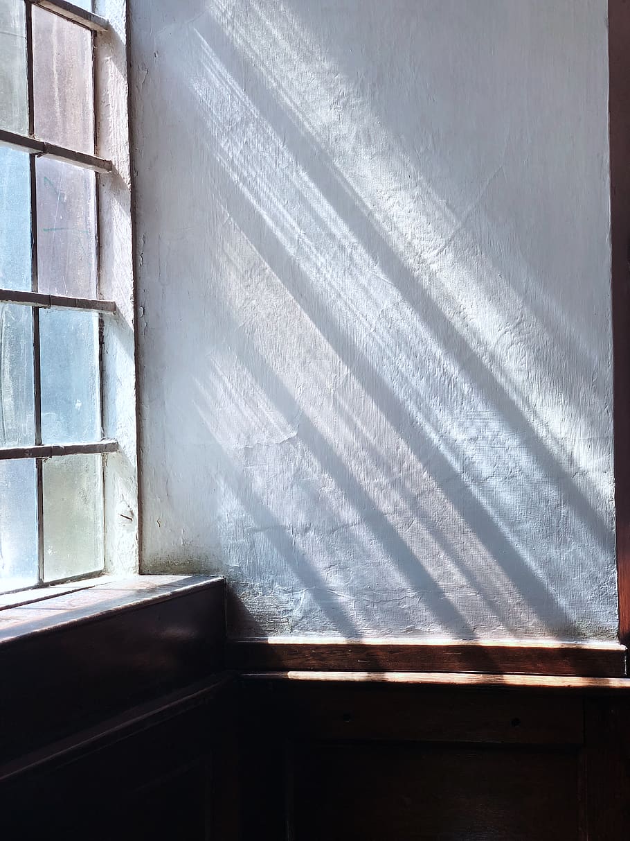sunrays streaming through window, light, home decor, curtain