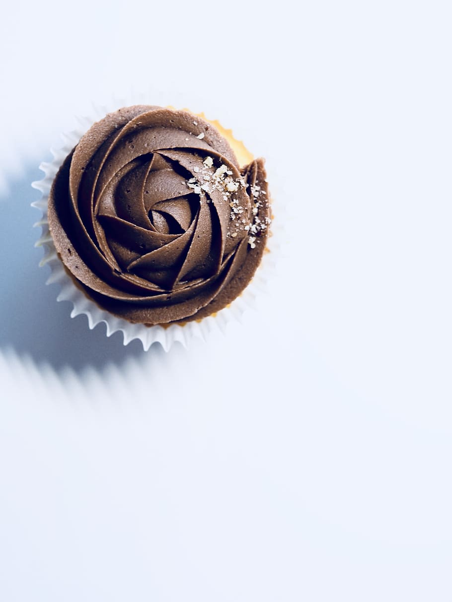 chocolate cupcake on white surface, coffs harbour, australia HD wallpaper
