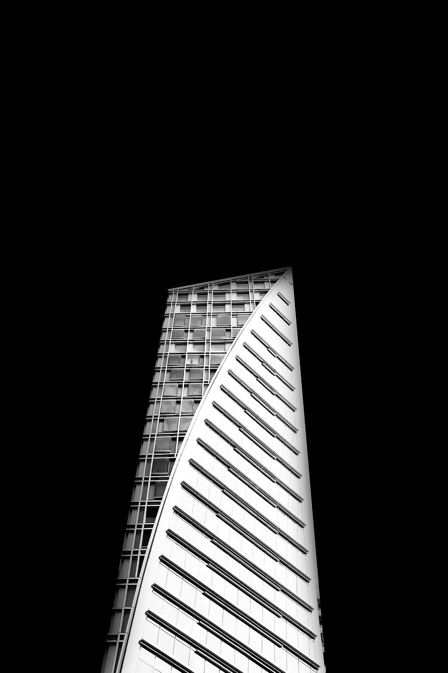 white painted building, office building, town, urban, city, high rise HD wallpaper