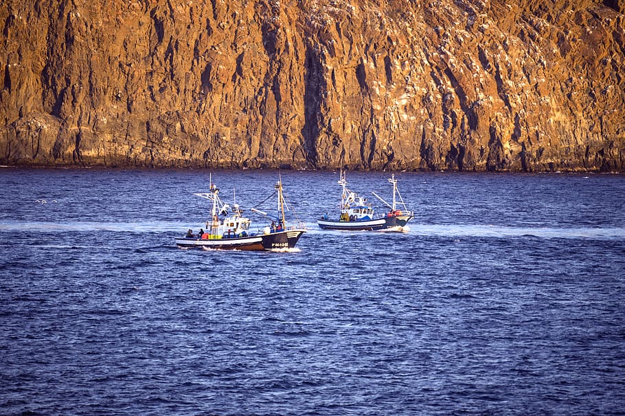 two boats on sea, watercraft, vehicle, vessel, transportation HD wallpaper