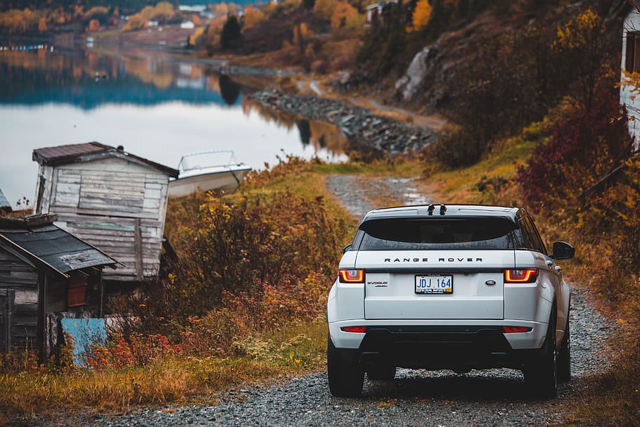 white Land Rover Range Rover car passing on road, shack, rural, HD wallpaper