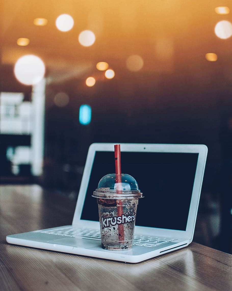 Disposable Cup On White Laptop Computer, beverage, cold drink HD wallpaper