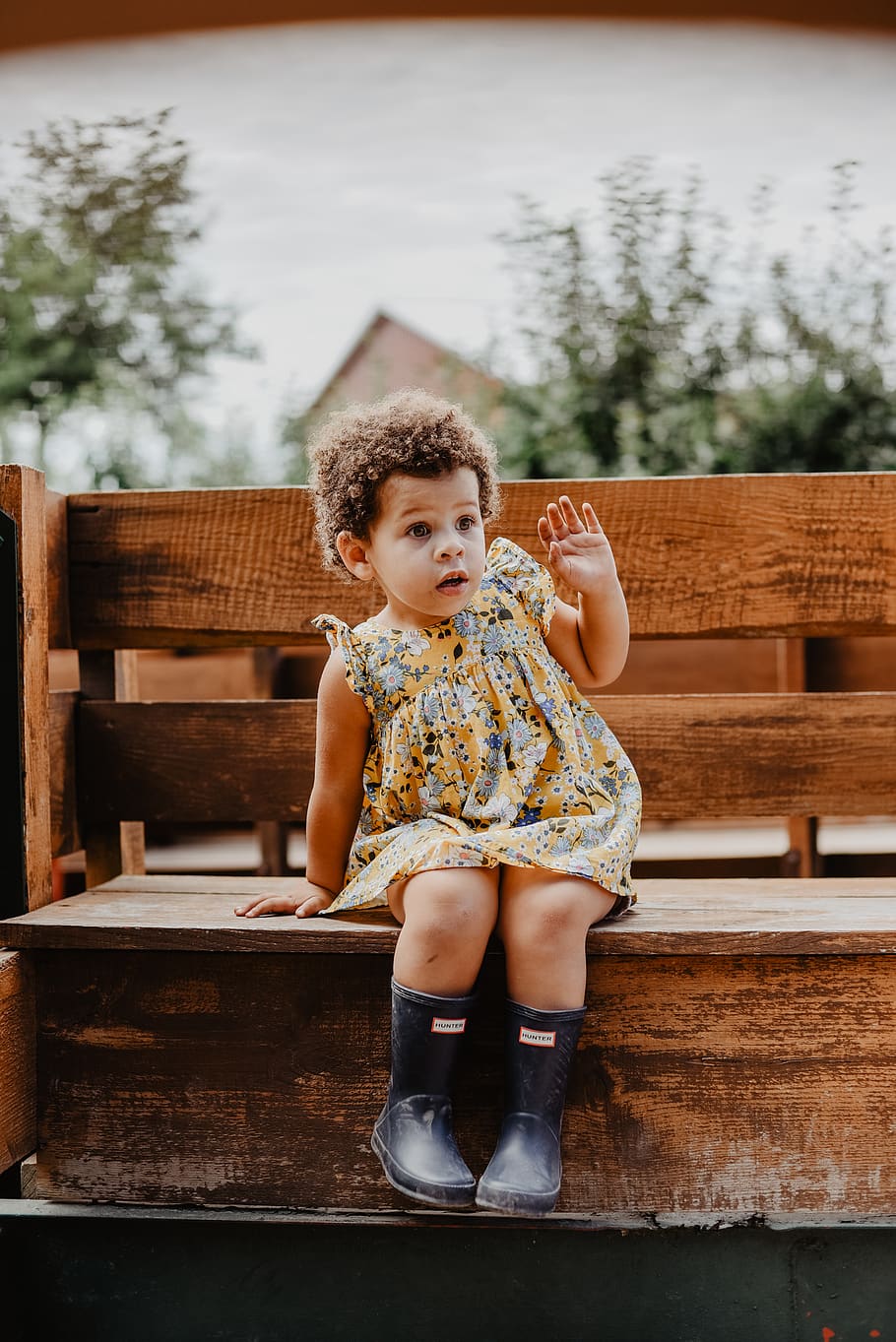 Toddler Sitting On Bench, adorable, beautiful, beauty, child HD wallpaper