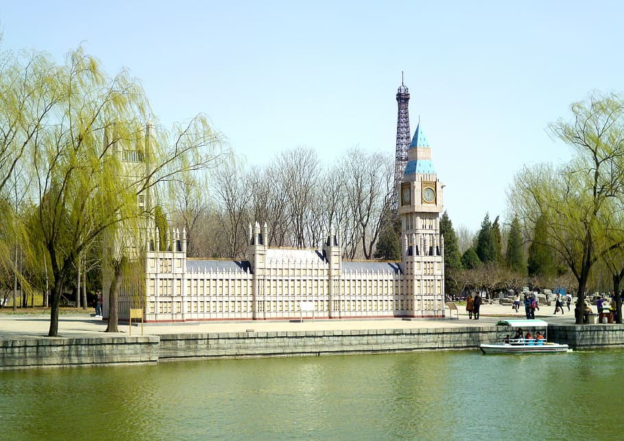 river, willow, green, spring, building, built structure, architecture HD wallpaper