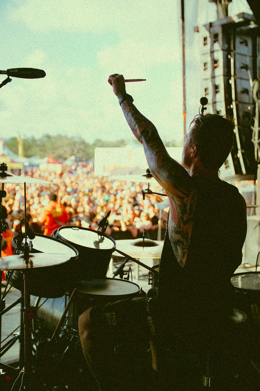 man playing drums, crowd, group of people, real people, arts culture and entertainment HD wallpaper