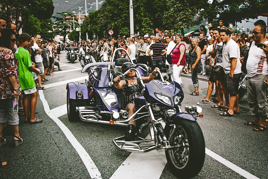 Black and Purple Touring Motorcycle, asphalt, audience, bikers HD wallpaper