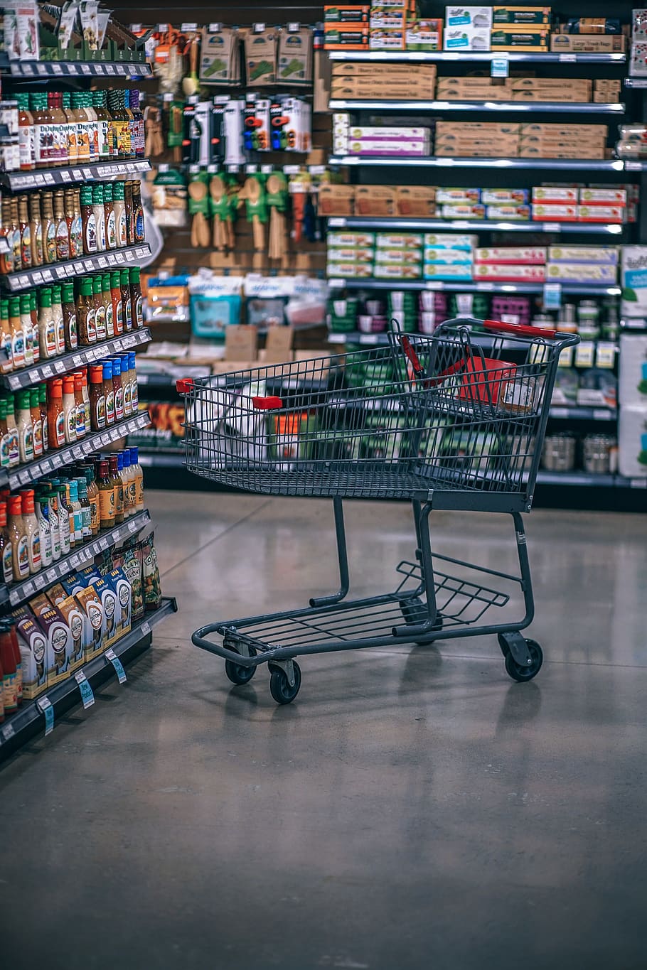 HD wallpaper: Empty Shopping Cart Near Bottles, aisle, buy, food, grocery,  grocery store | Wallpaper Flare