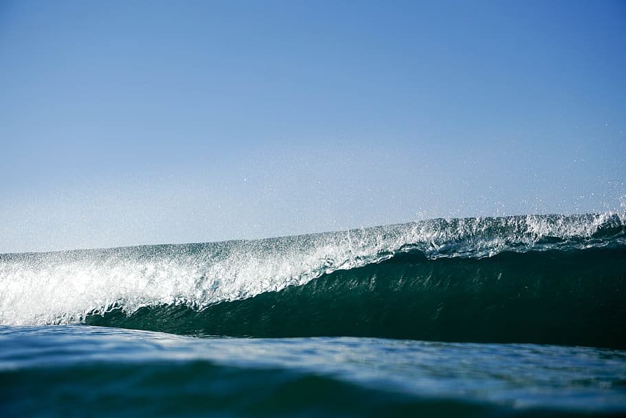ocean waves during daytime, water, motion, sea, sport, clear sky HD wallpaper