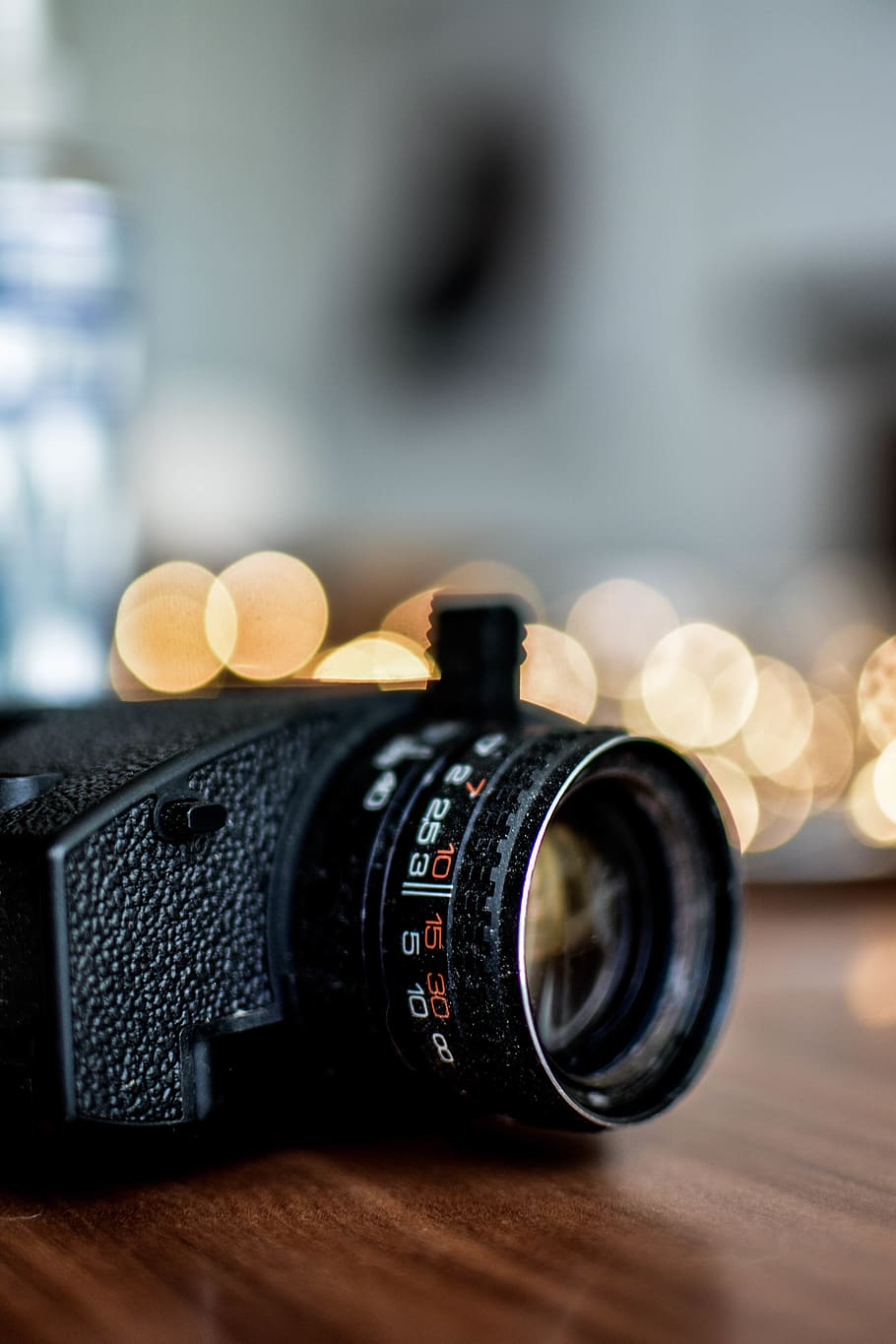 Black Camera on Brown Wooden Table, blur, blurred background HD wallpaper