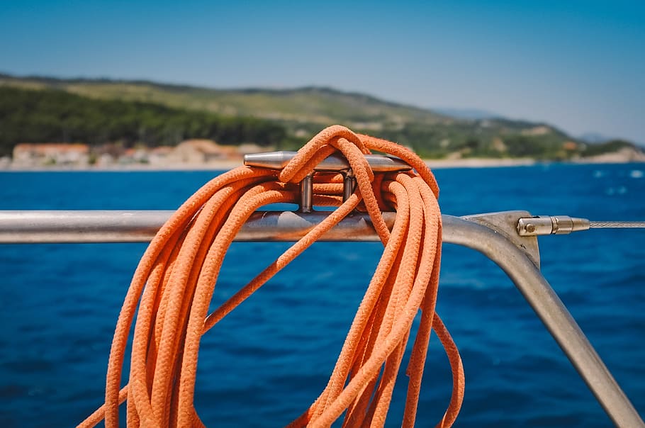 rope, support, boat, ship, water, flow, ride, sea, blue, focus on foreground HD wallpaper