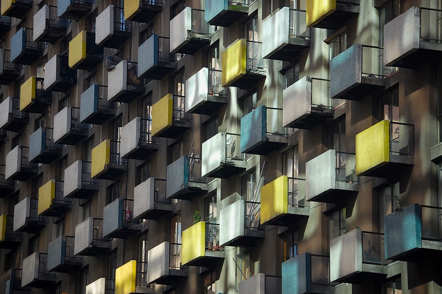 square, balcony, balcony railing, repetitive, repetition, city HD wallpaper