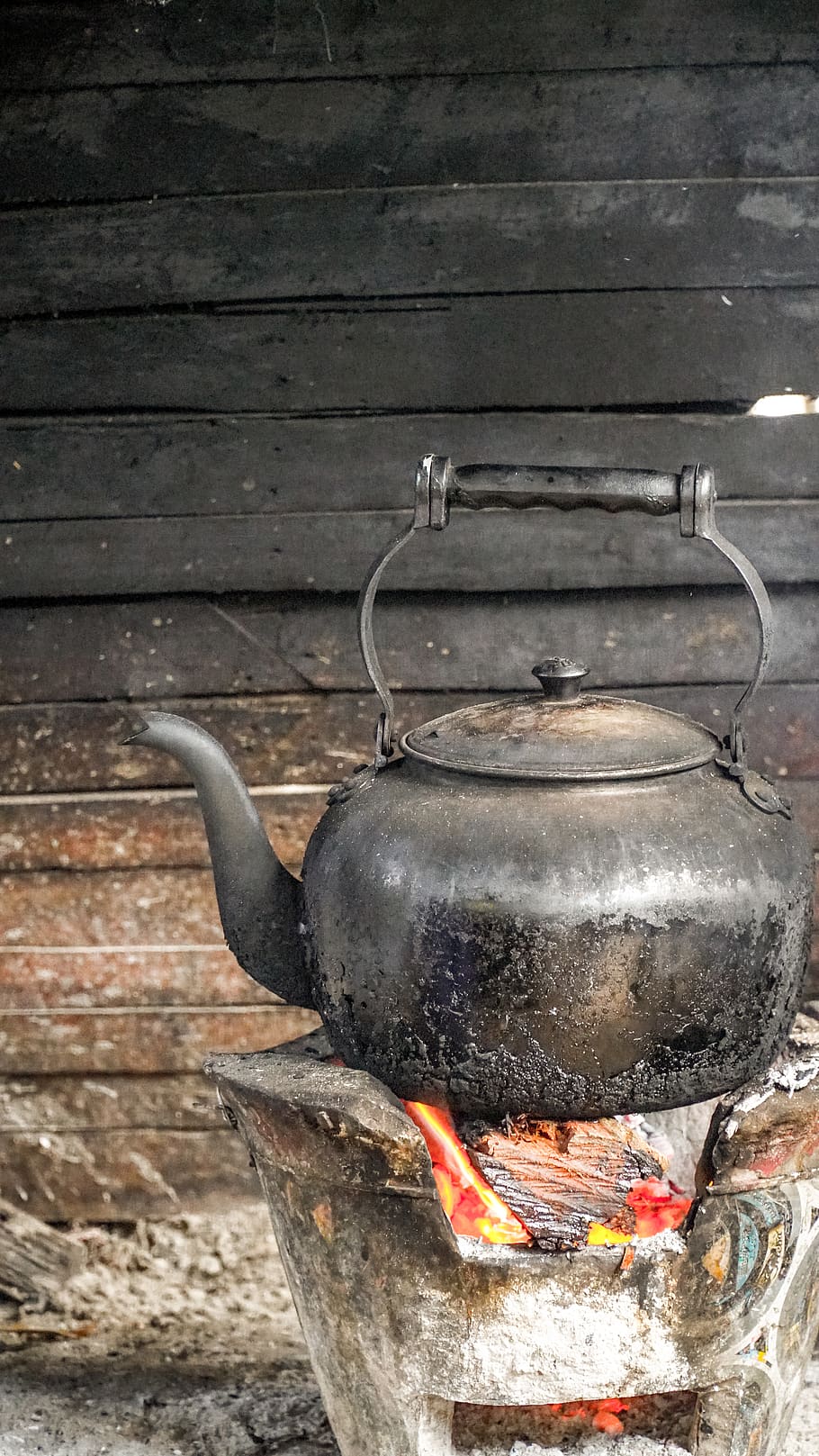 Tea Kettle On Campfire Close Up Photo Background, Burnt Kettle, Hd  Photography Photo, Tableware Background Image And Wallpaper for Free  Download