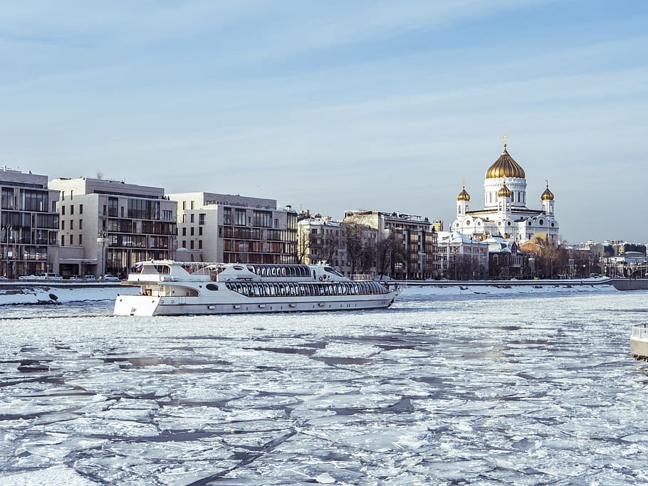 Boat on Water Beside City, architecture, background, blue, buildings HD wallpaper