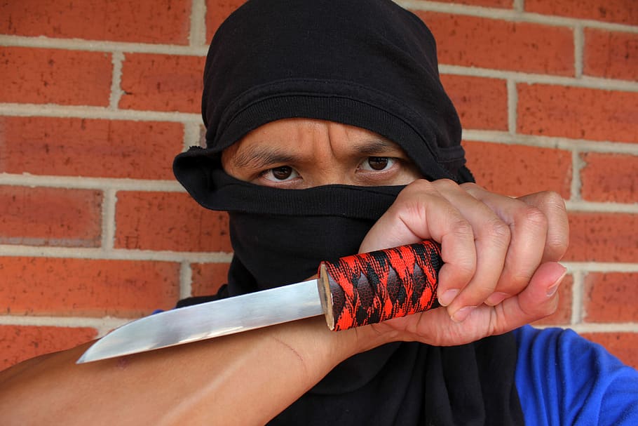 ninja, assassin, knife, blade, man, person, killer, eyes, brick HD wallpaper