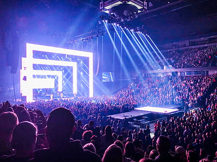 HD wallpaper: man sitting on stage, crowd, person, audience, human ...