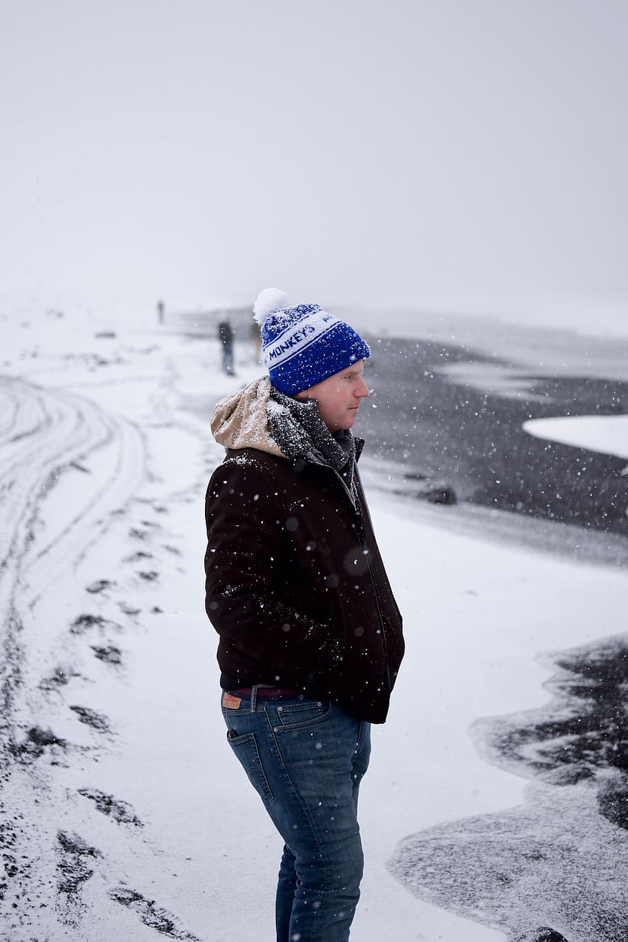 man standing on snow during winter, person, human, people, iceland HD wallpaper