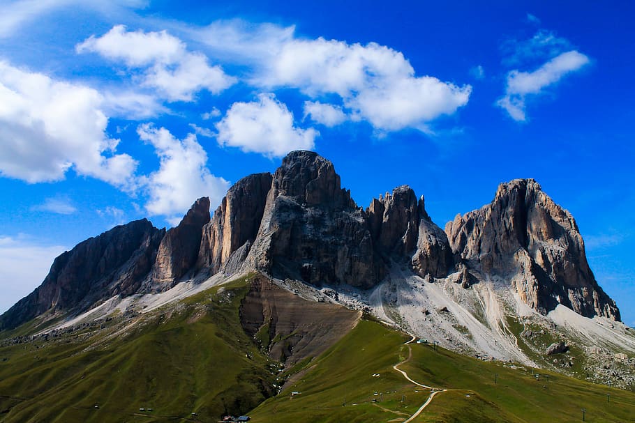 gray cliff during daytime, mountain, nature, mountain range, outdoors HD wallpaper
