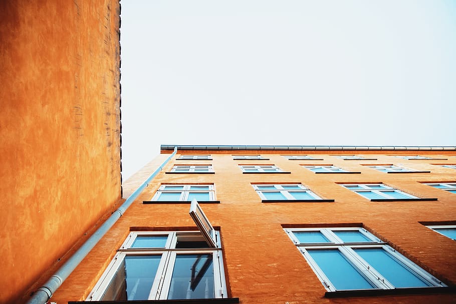 low angle photo of brown building, window, open window, outdoors HD wallpaper