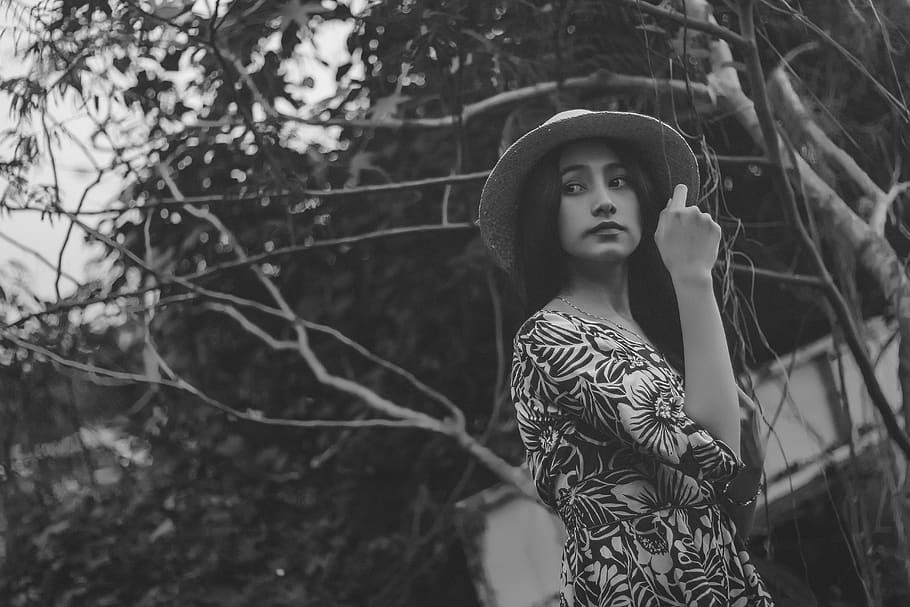 trees, portrait, leaf, hat, black, white, woman, women, branch HD wallpaper