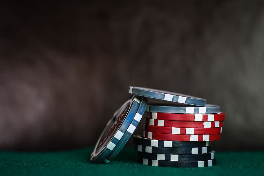 selective-focus-photo-of-poker-chips.jpg