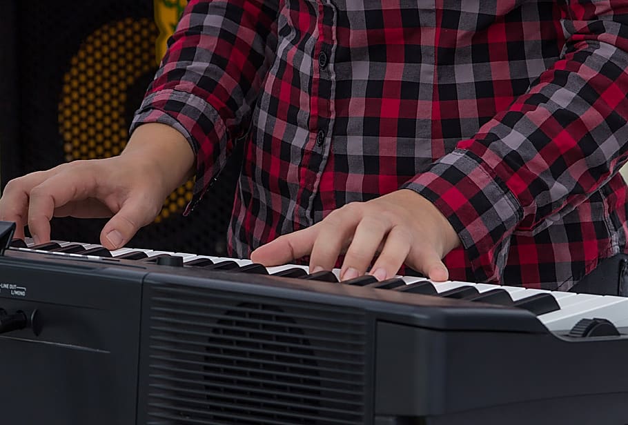 keyboard, keys, hands, play, music, band, input, instrument HD wallpaper