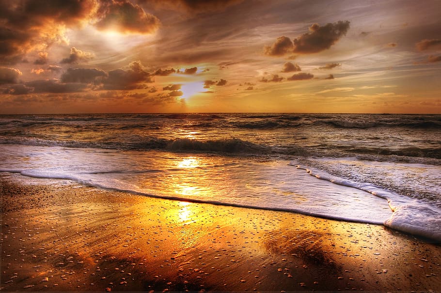 Seashore, beach, clouds, coast, dawn, dramatic, evening, evening sky HD wallpaper