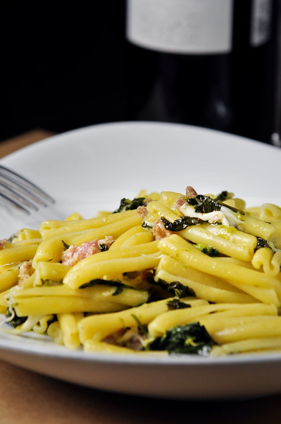 cooked pasta with greens, food, food and drink, ready-to-eat HD wallpaper