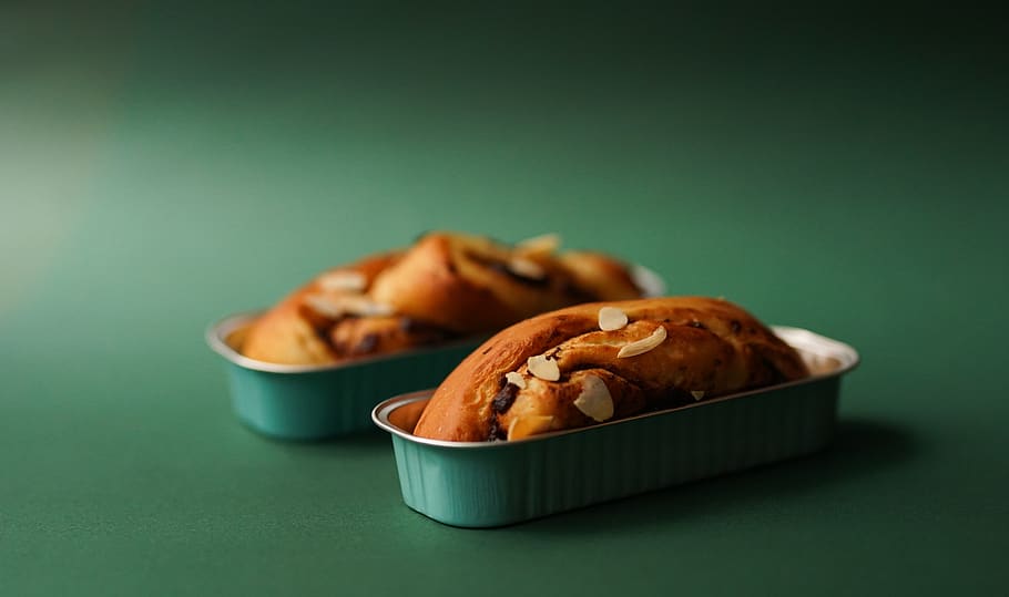 Two Banana Cakes, bake, baked, baking, bread, chocolate, close-up HD wallpaper
