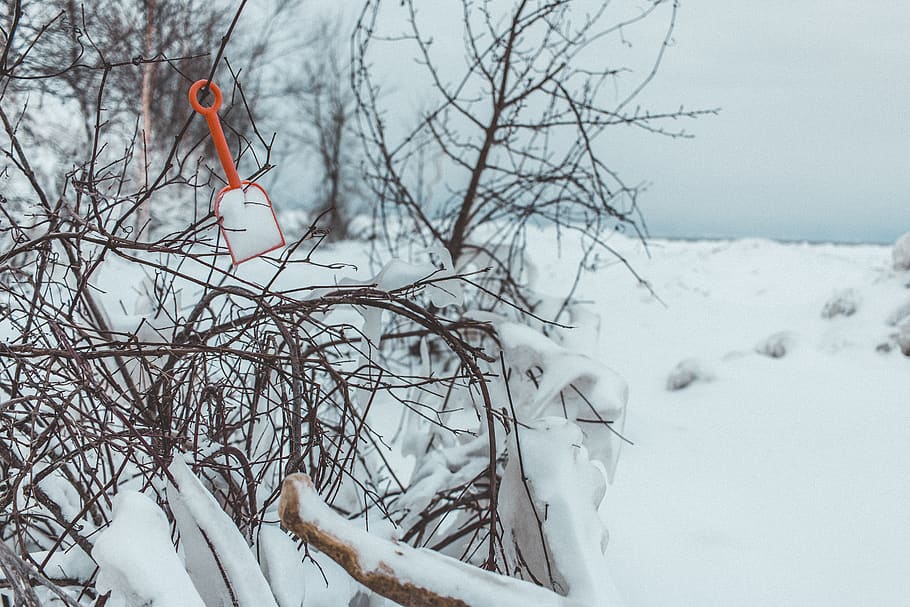 canada, goderich, snow, ice, toy, frozen, stuck, spade, orange HD wallpaper