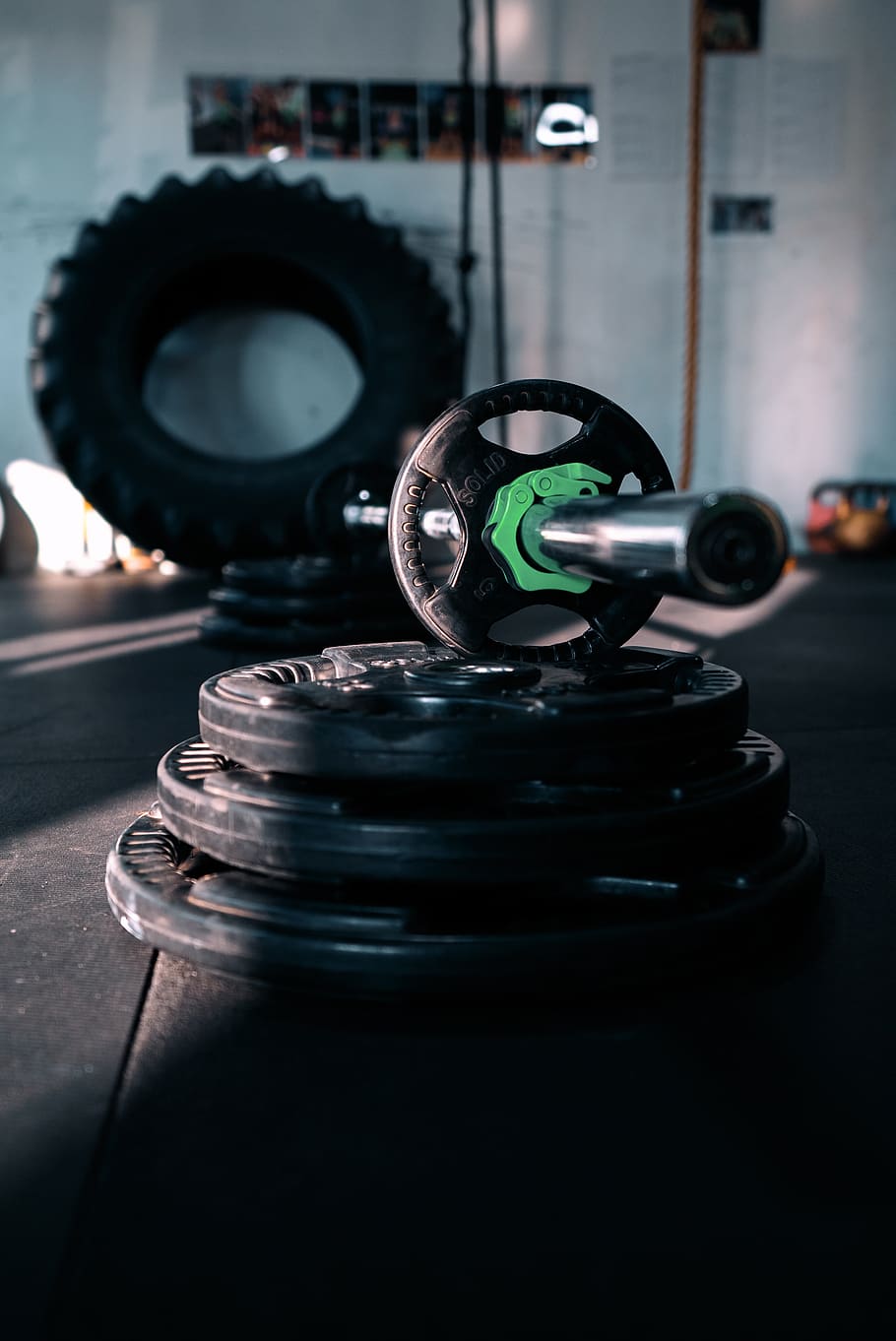 black AB wheel, close-up, indoors, machinery, equipment, no people HD wallpaper