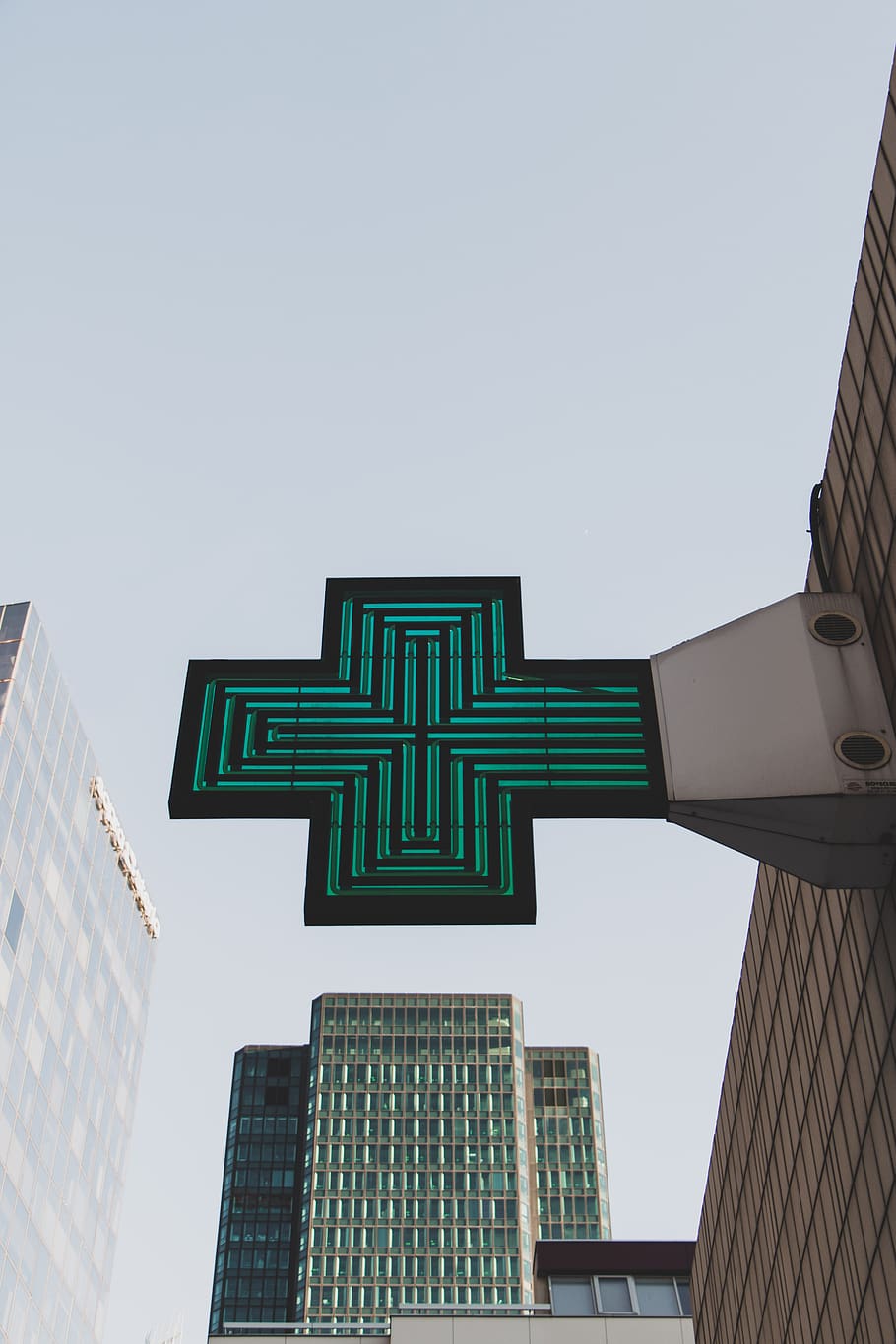 green cross decor, architecture, building exterior, built structure HD wallpaper