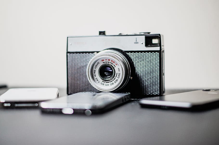 grey point and shoot camera, phone, tech, minimal, white, black HD wallpaper