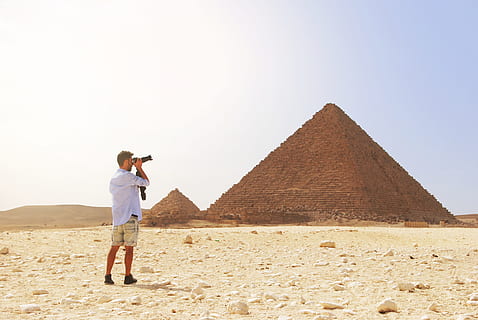 Man Taking Photo of the Great Pyramid, ancient, camera, daylight HD wallpaper