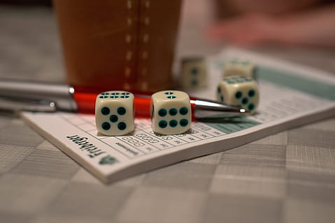yahtzee, yatzy, play, cube, craps, fun, leisure, tricky, hobby HD wallpaper